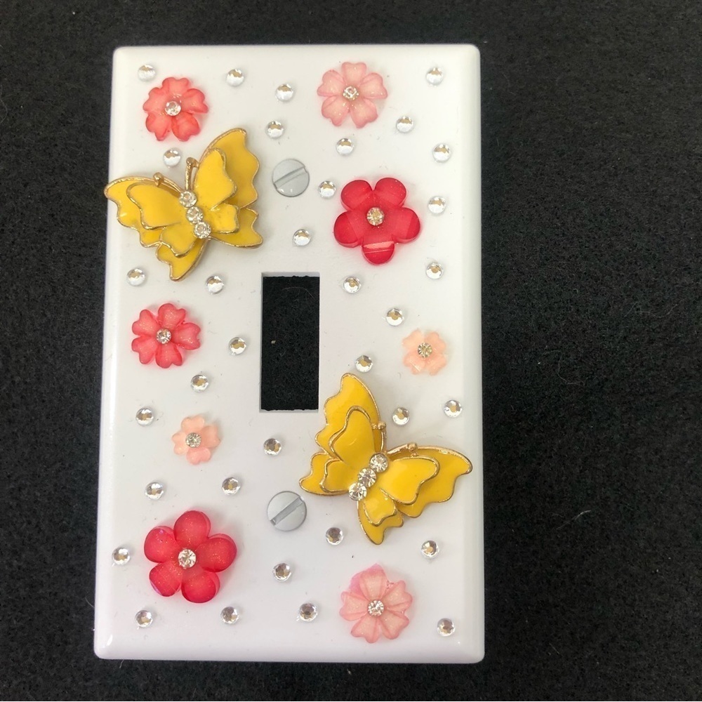 💕2/$25💕Yellow Butterflies & Flowers Light Switch Plate Cover Handcrafted